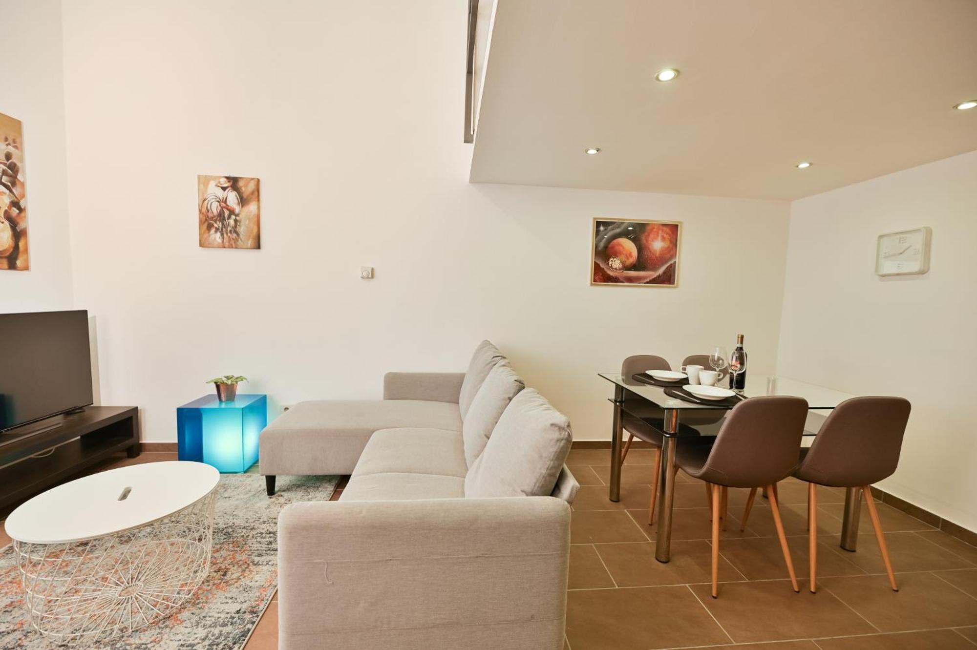 Apartamento Danube Dwelling Akacfa 41 Budapest Exterior foto