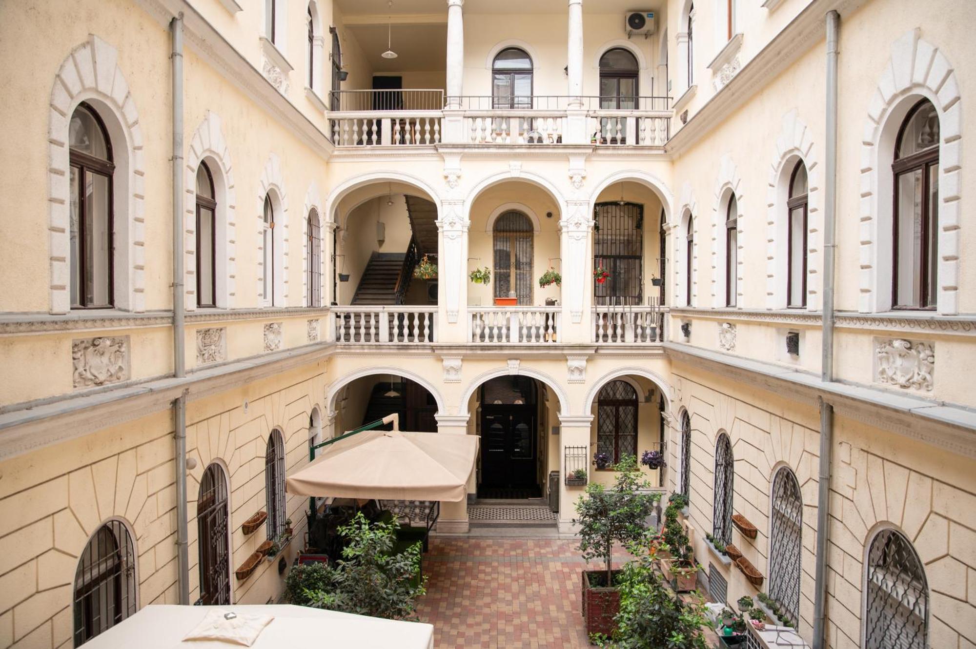 Apartamento Danube Dwelling Akacfa 41 Budapest Exterior foto